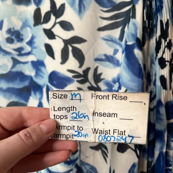 Talbots Women's Floral Blouse M Blue & White Long Pleated Bell Sleeve - Picture 12 of 13